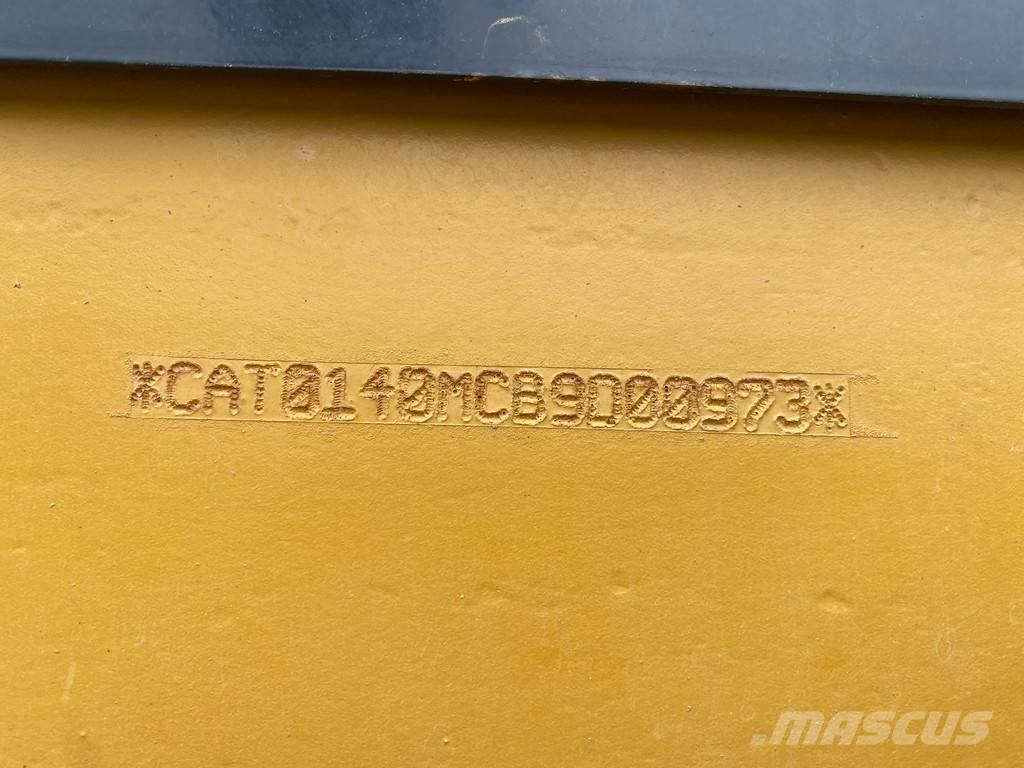 CAT 140M معدات تمهيد الطرق