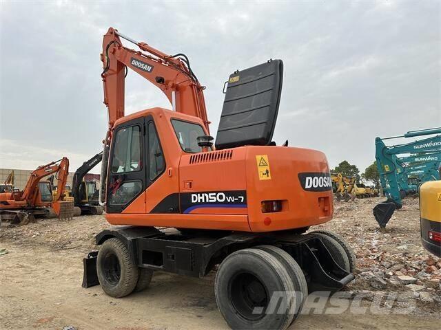 Doosan DH150W حفارات بعجل
