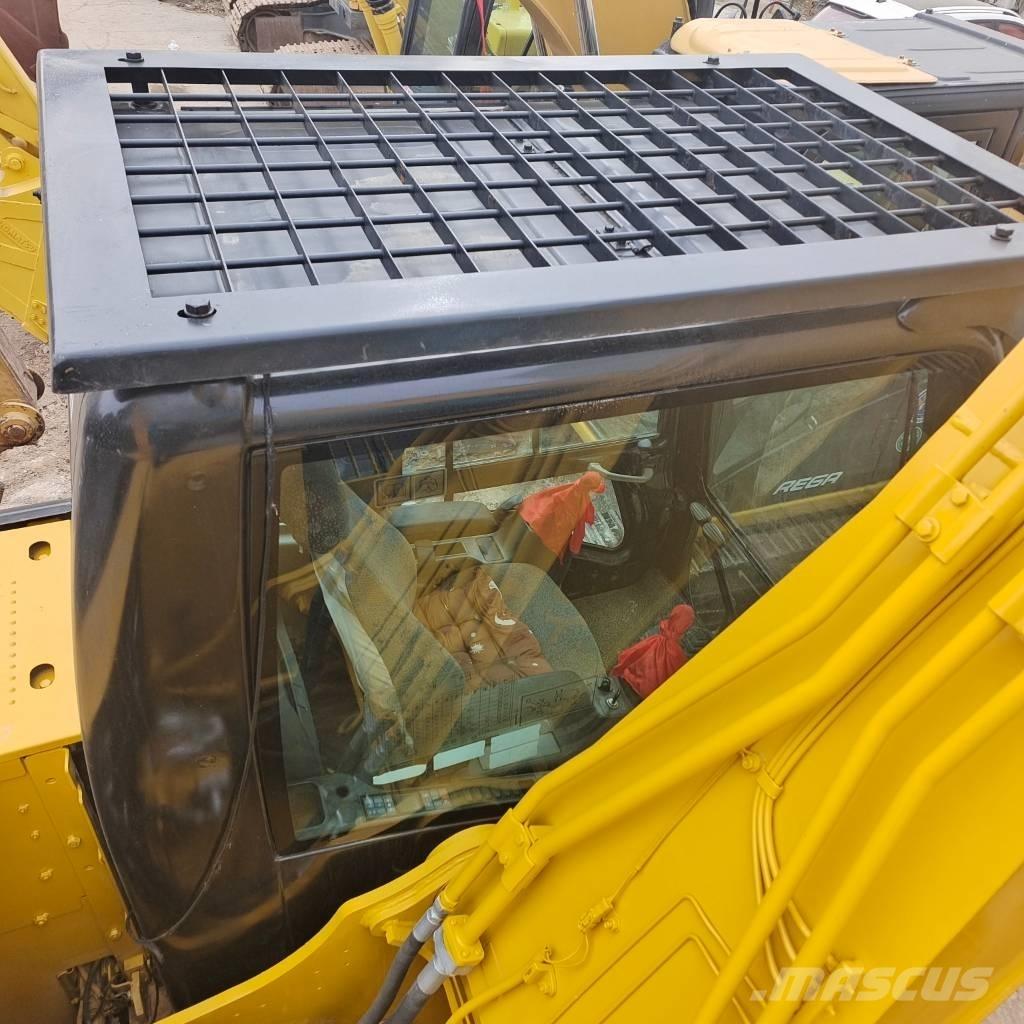 CAT 320 D 2 حفارات زحافة
