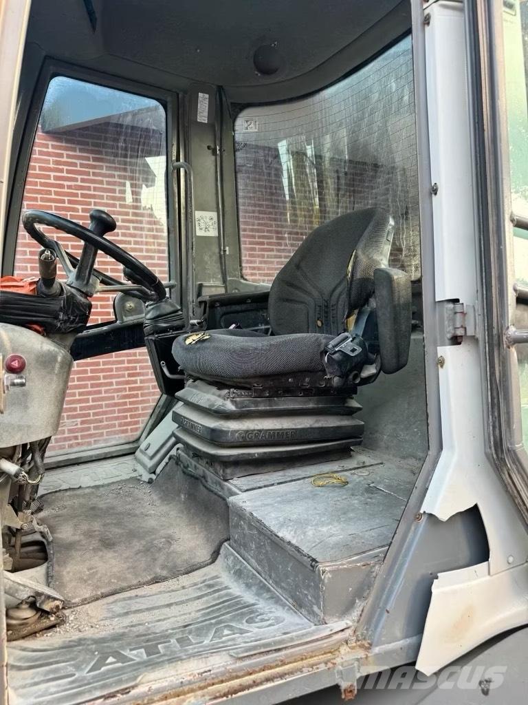 Atlas AR 65 لوادر بعجل