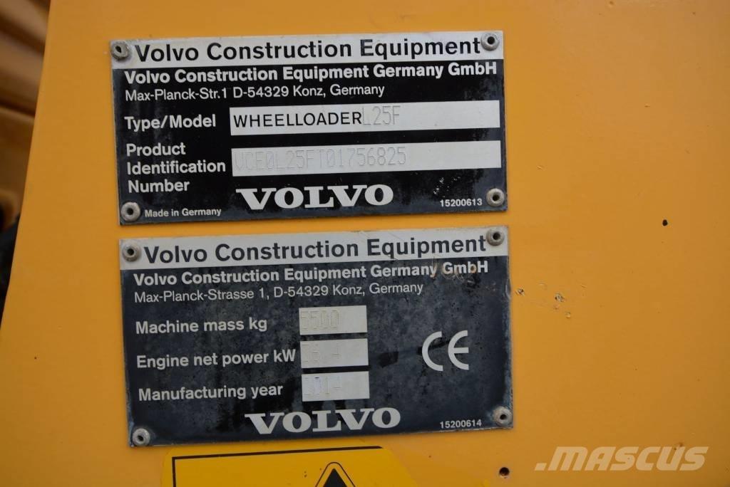 Volvo L 25 F لوادر بعجل