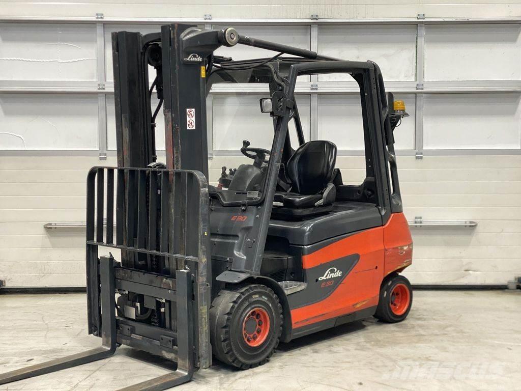 Linde E30-01 شاحنات ذات رافعات شوكية تعمل بالكهرباء