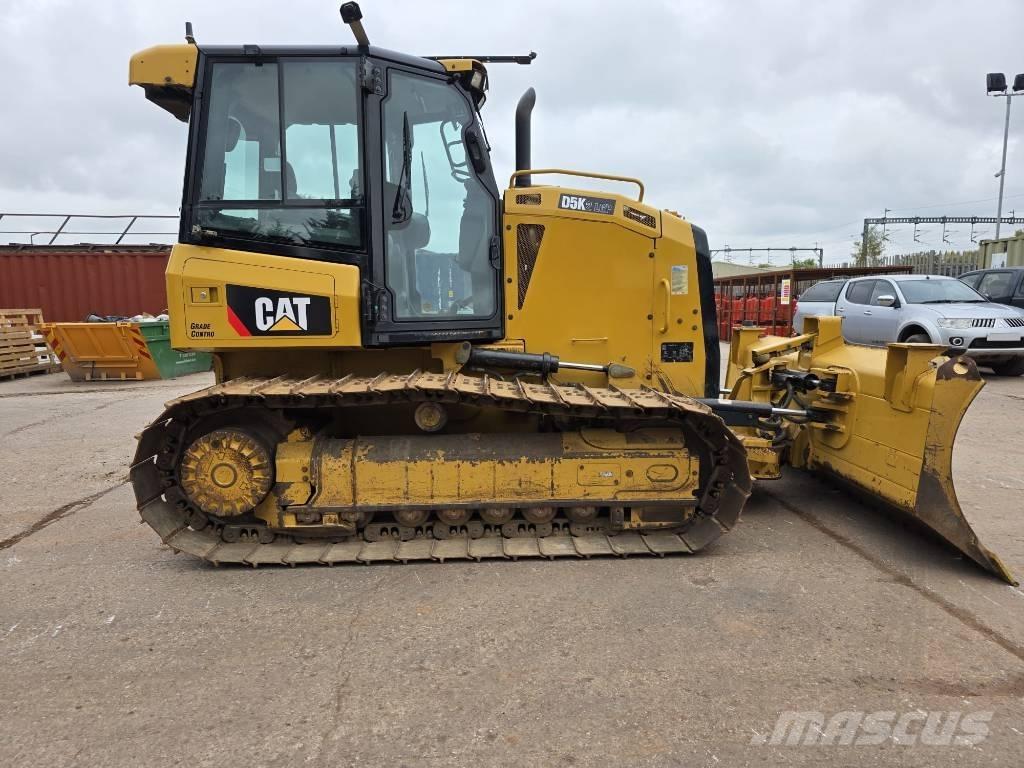 CAT D 5 K 2 LGP بلدوزرات مجنزرة