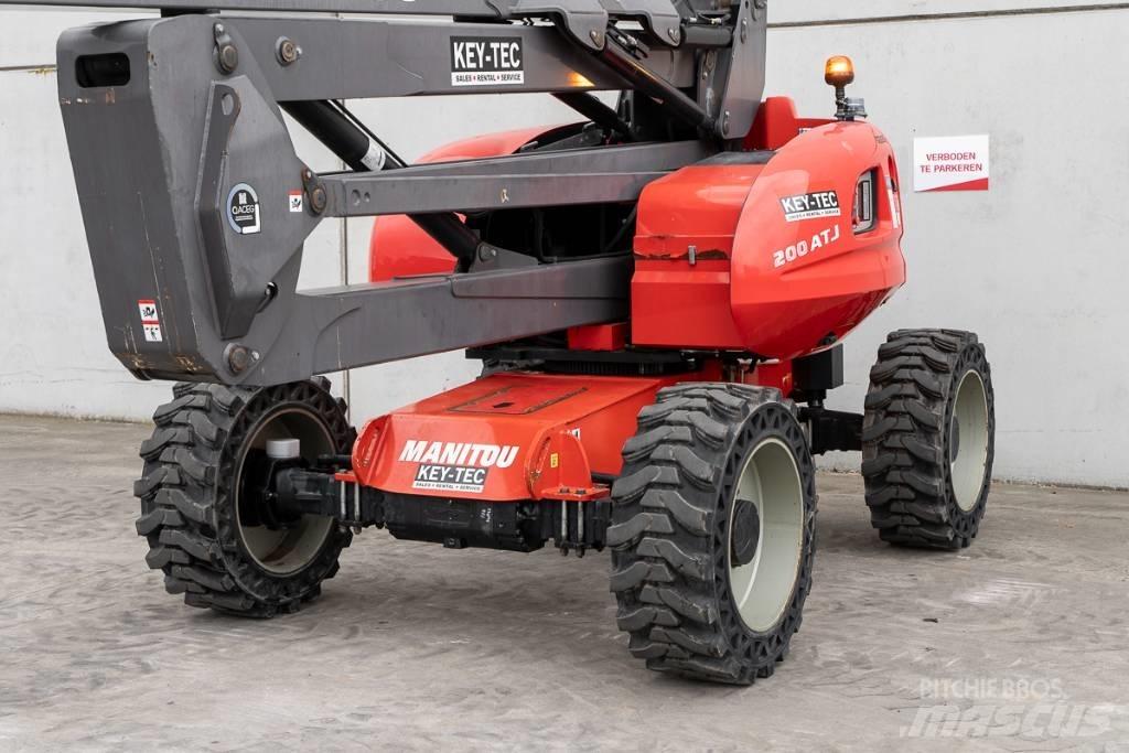 Manitou 200 ATJ رافعات سلة مفصلية