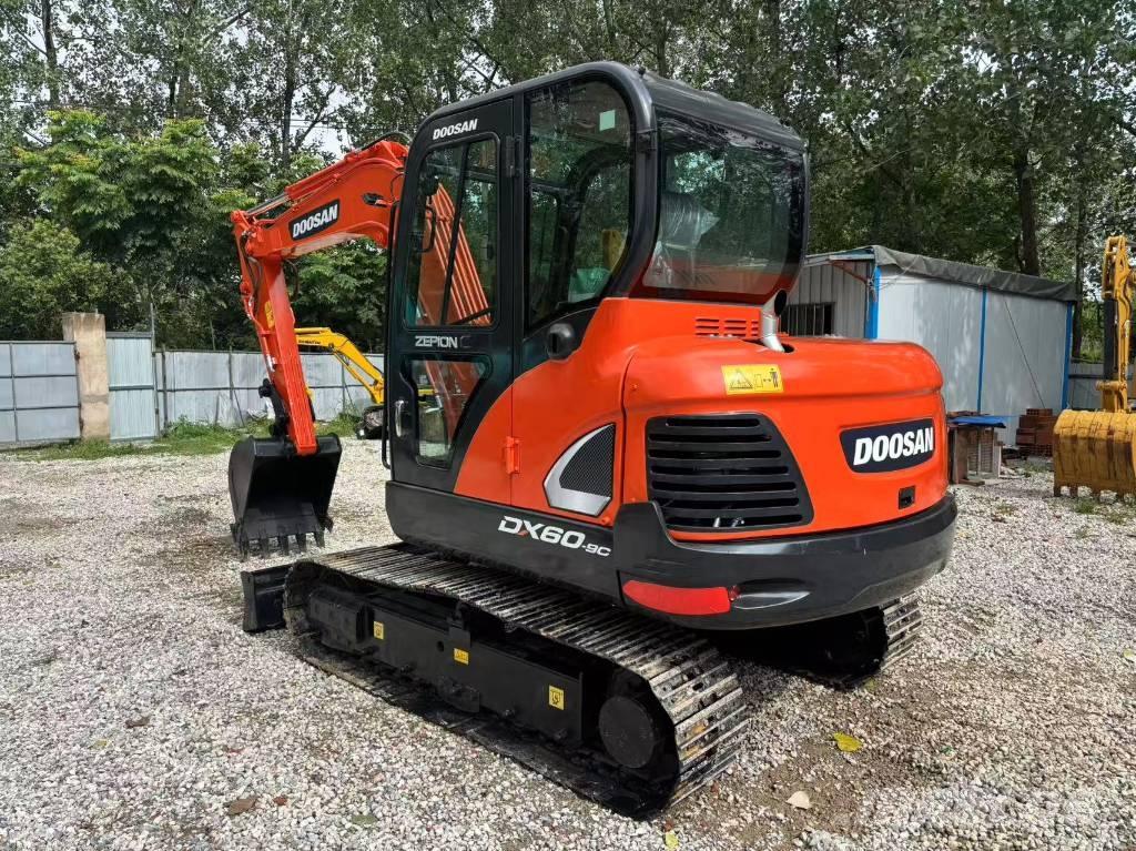 Doosan DX 60-9 C حفارات صغيرة أقل من 7 طن (حفارات صغيرة)