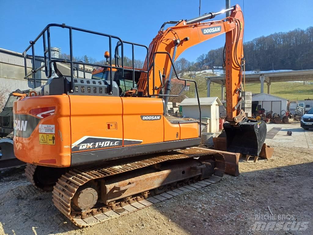 Doosan DX140LC-7 حفارات زحافة