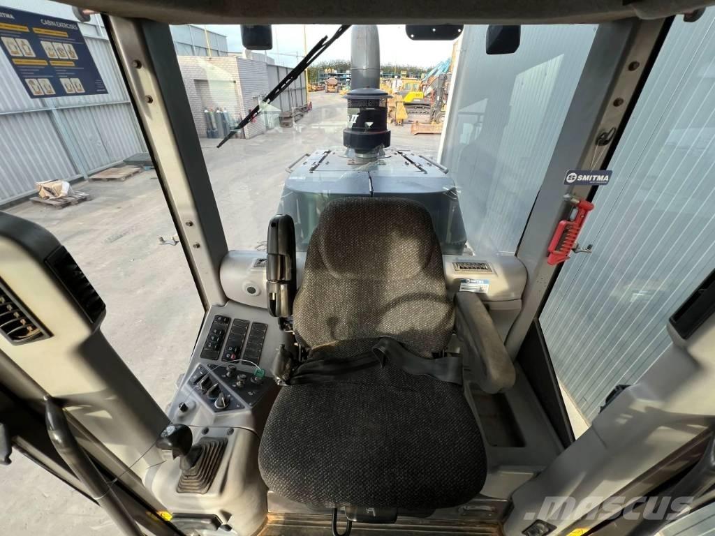 Volvo G930B معدات تمهيد الطرق