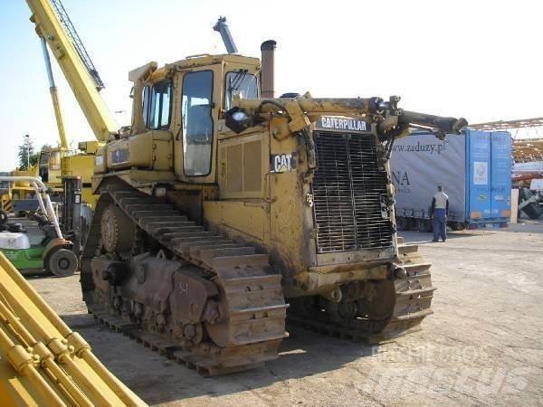 CAT D8N بلدوزرات مجنزرة