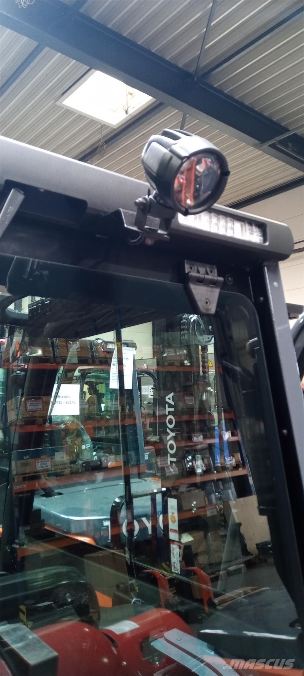 Toyota 02-8FGF25 شاحنات LPG