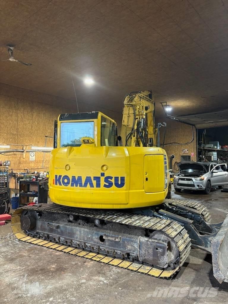 Komatsu PC 138 USLC حفارات زحافة
