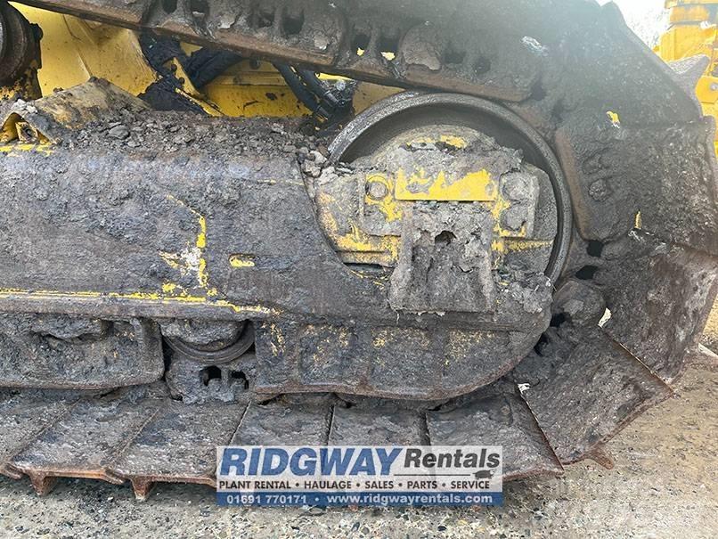 Komatsu D 51 PX بلدوزرات مجنزرة
