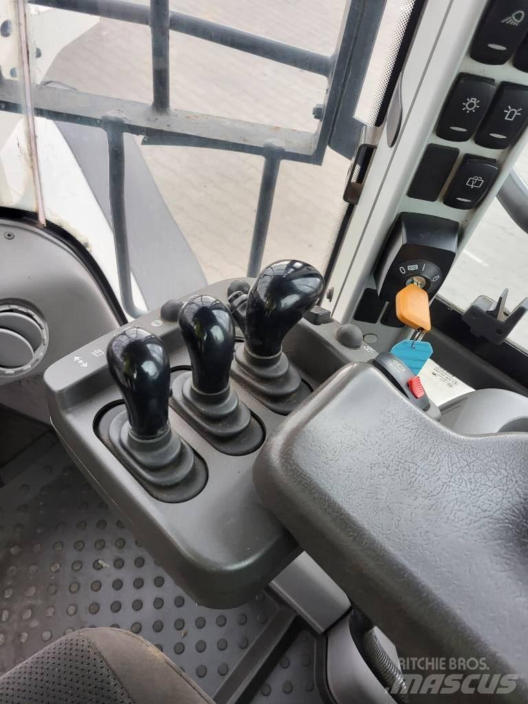 Volvo L 110 H لوادر بعجل