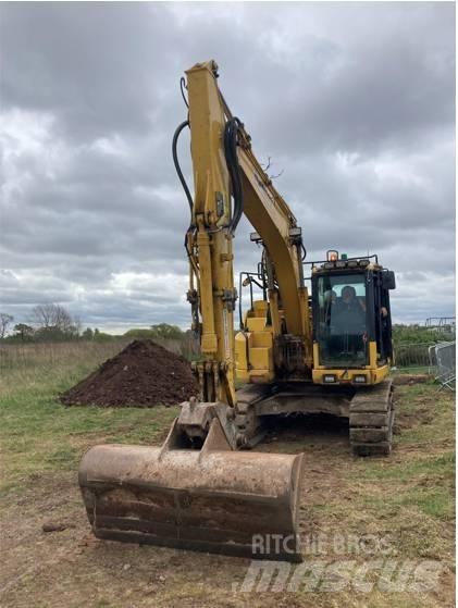 Komatsu PC 138 USLC حفارات زحافة