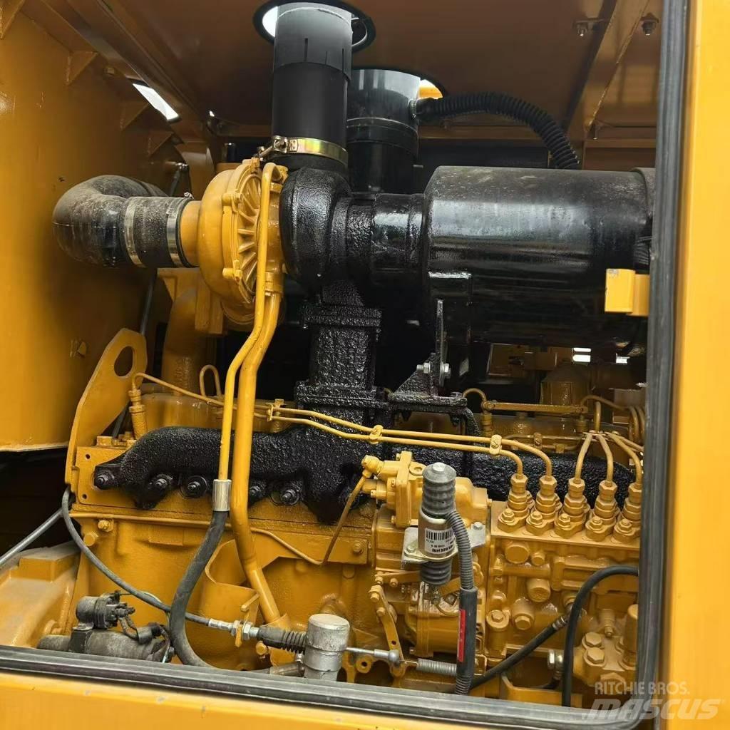CAT 140 H معدات تمهيد الطرق