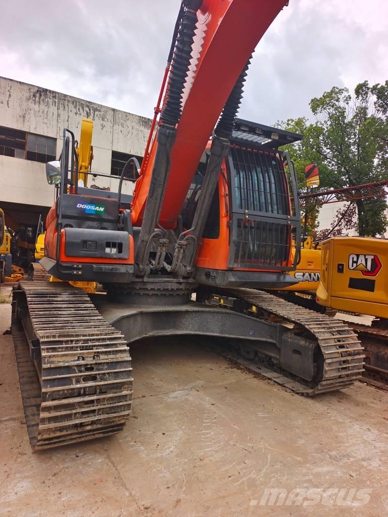 Doosan DX 300LC حفارات زحافة