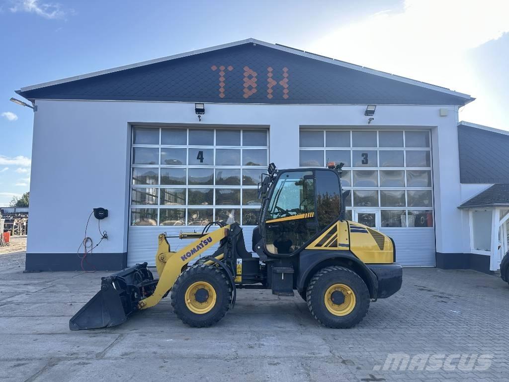Komatsu WA 80-6 لوادر بعجل