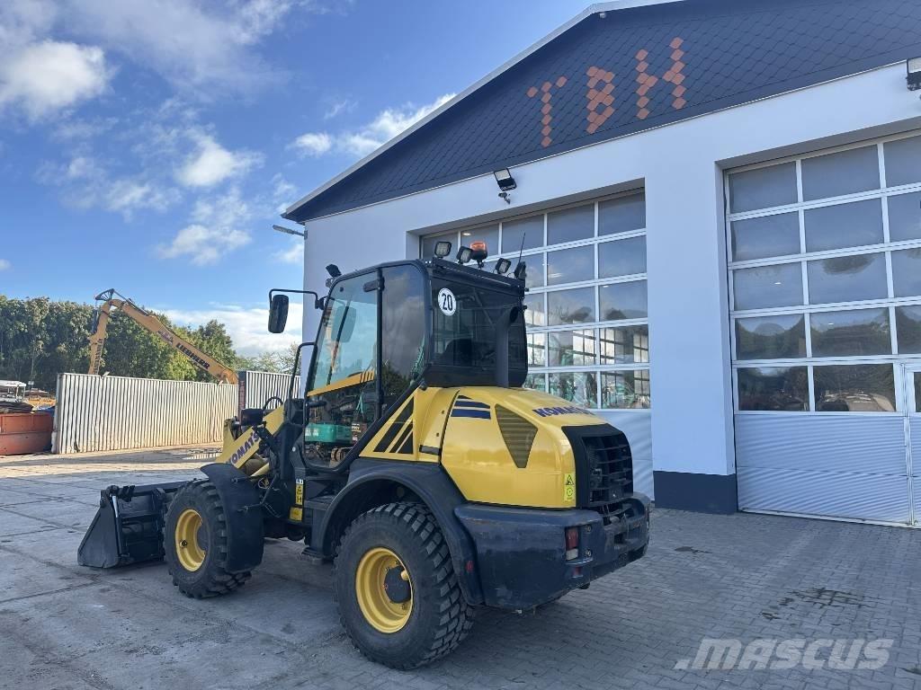 Komatsu WA 80-6 لوادر بعجل