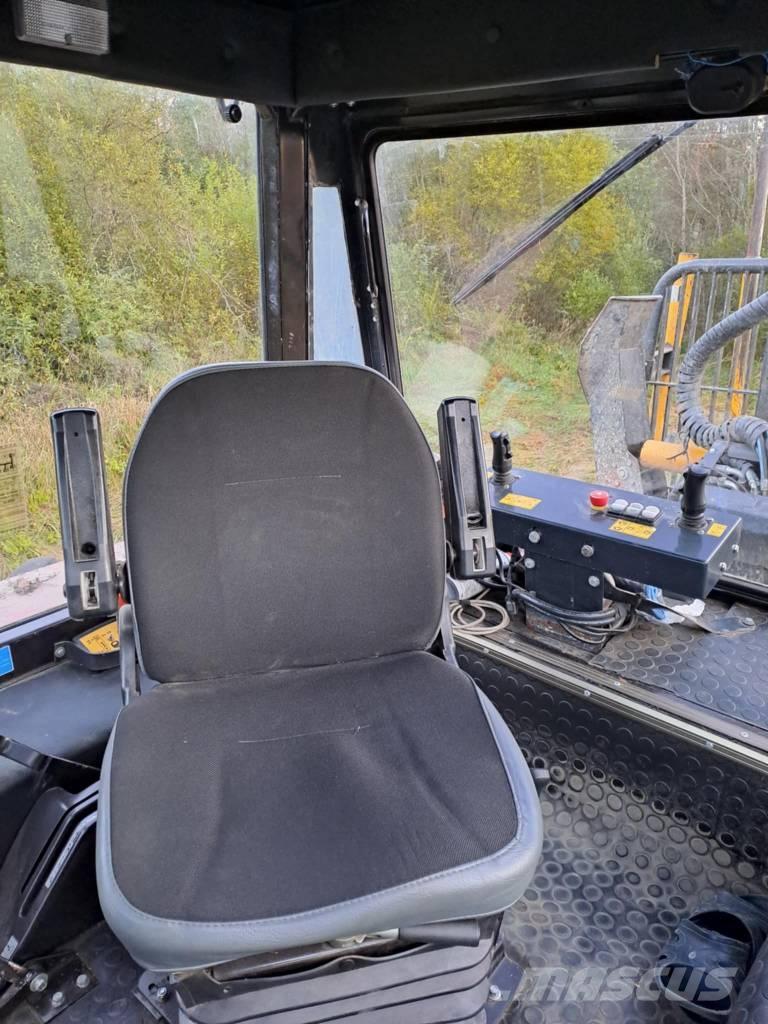 MTZ 892 الجرارات