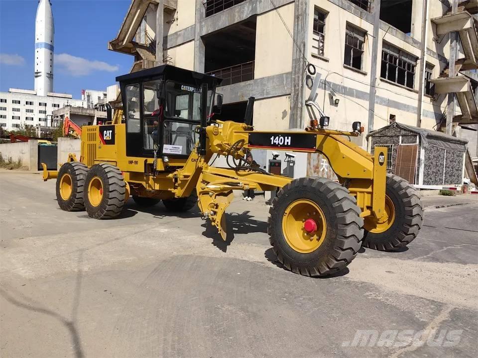 CAT 140H معدات تمهيد الطرق