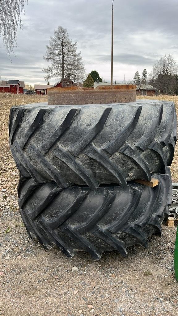 John Deere 4850 الجرارات