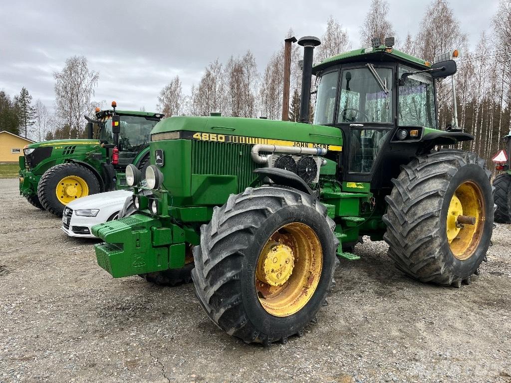 John Deere 4850 الجرارات