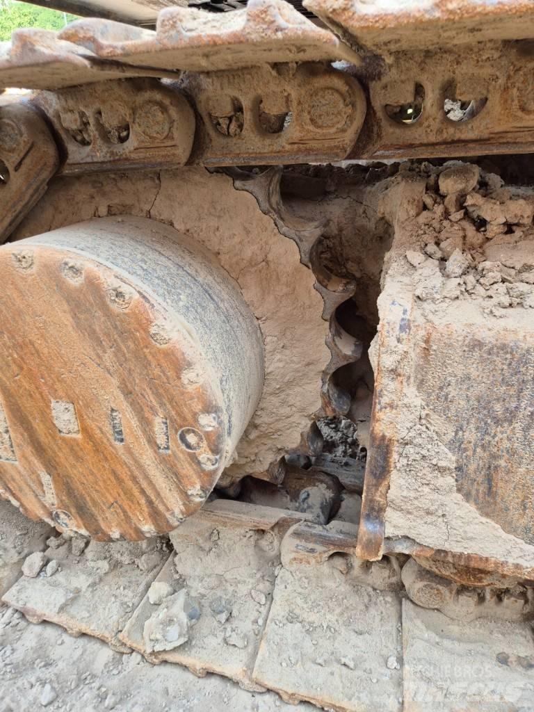 Hyundai Robex 300 LC حفارات زحافة
