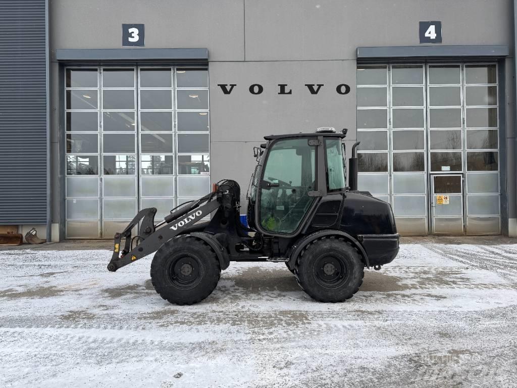 Volvo L 25 F لوادر بعجل
