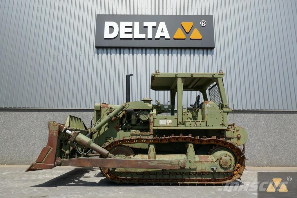 CAT D7F Ex-army بلدوزرات مجنزرة