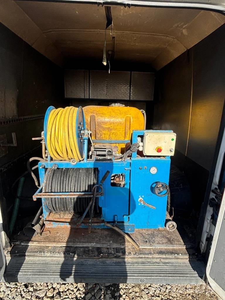 Peugeot Boxer شاحنة مقفلة