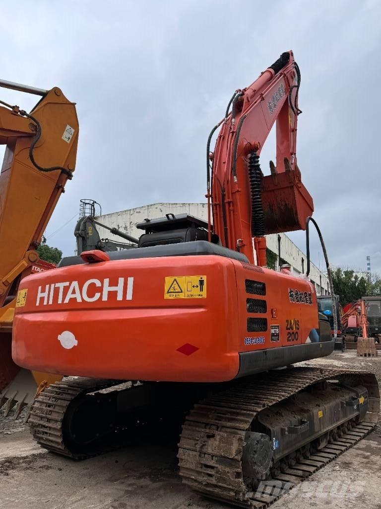 Hitachi ZX 200 حفارات زحافة