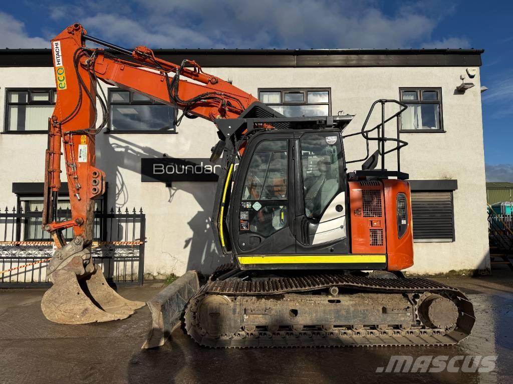 Hitachi ZX 135 US-6 حفارات زحافة