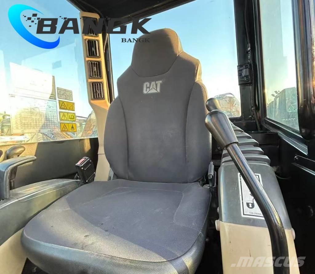 CAT 306e2 حفارات زحافة