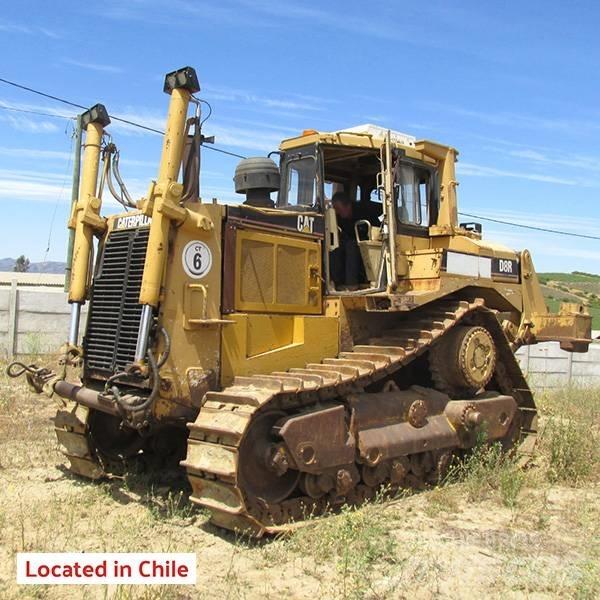 CAT D 8 R بلدوزرات مجنزرة