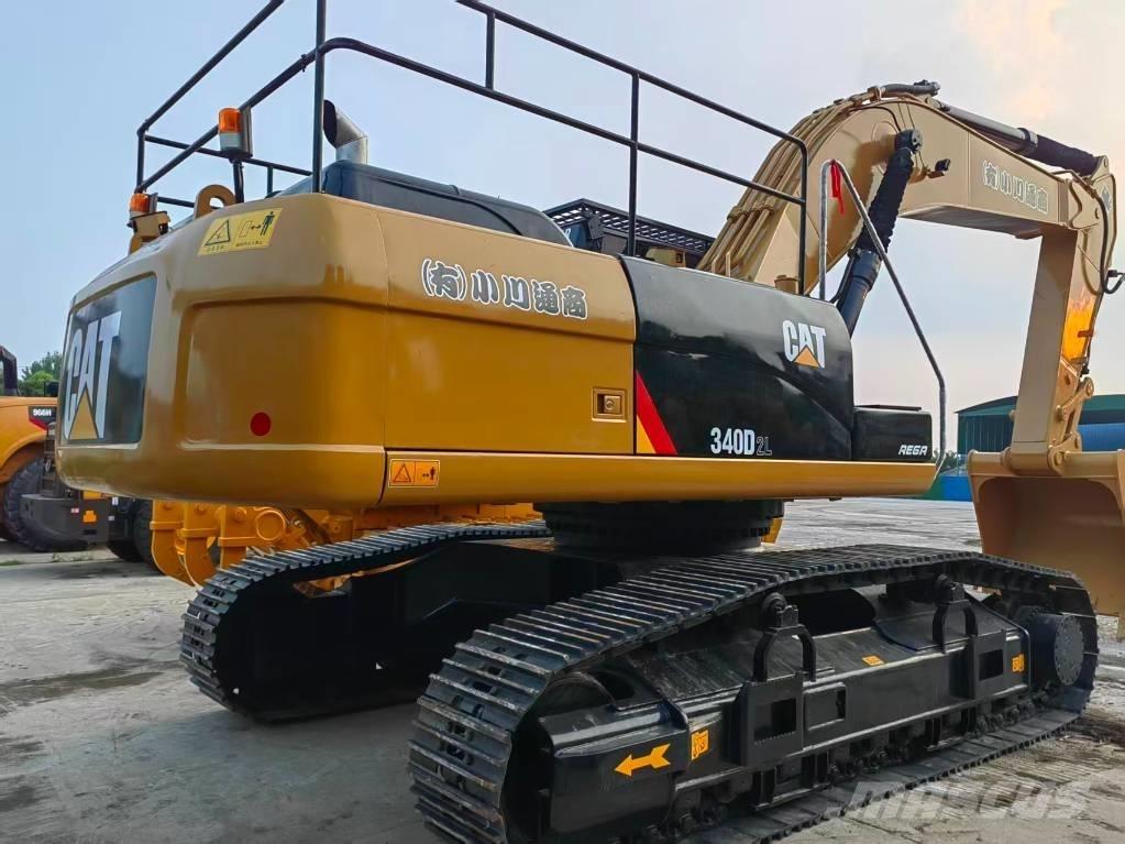 CAT 340 D L حفارات زحافة