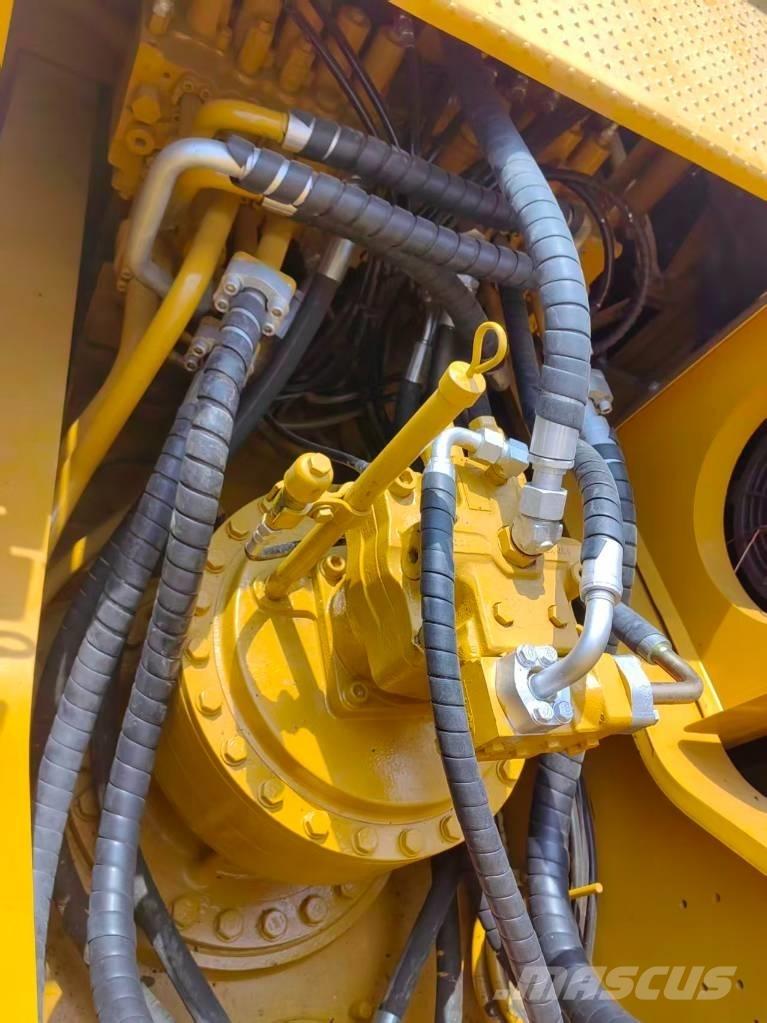 CAT 340 D L حفارات زحافة