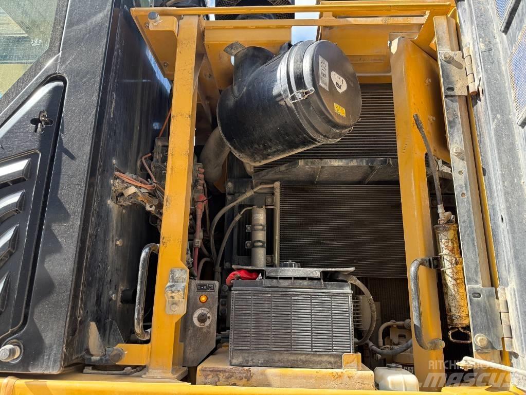 CAT 335 F L CR حفارات زحافة