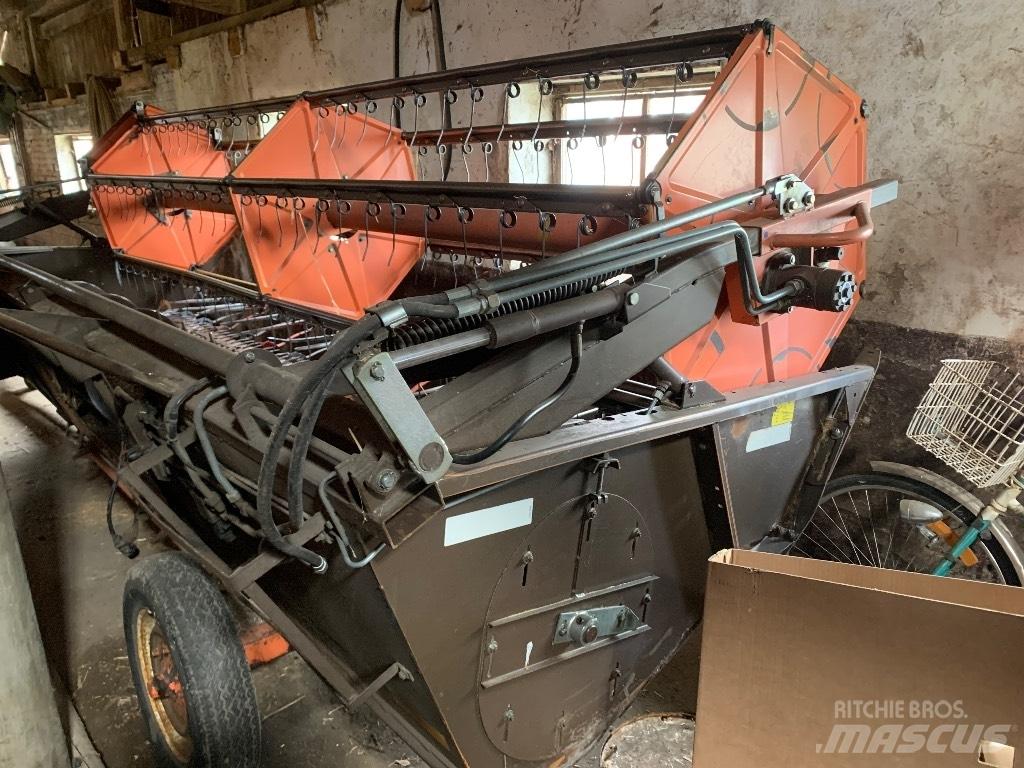 Dronningborg 7200 حصادات