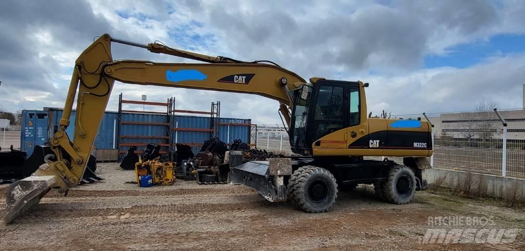 CAT M 322 C HCR حفارات بعجل