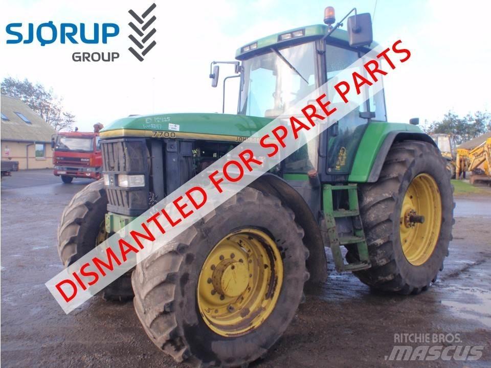 John Deere 7700 الجرارات