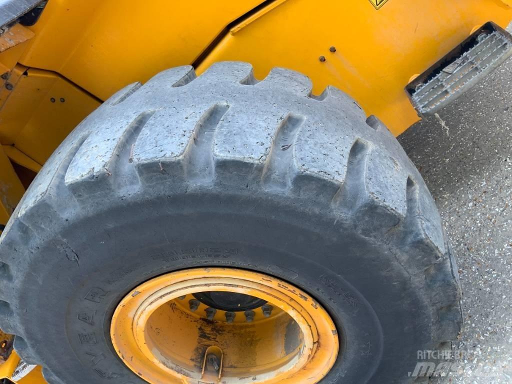 JCB 457 HT لوادر بعجل