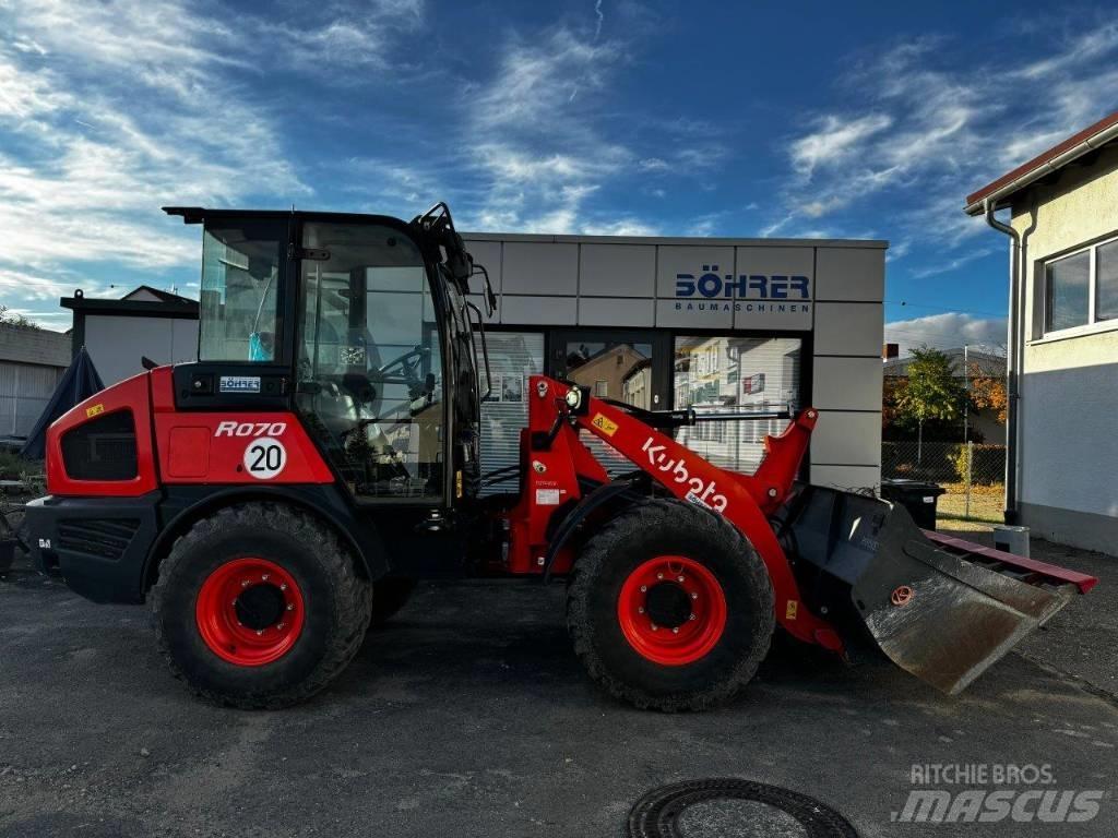 Kubota R 070 لوادر بعجل