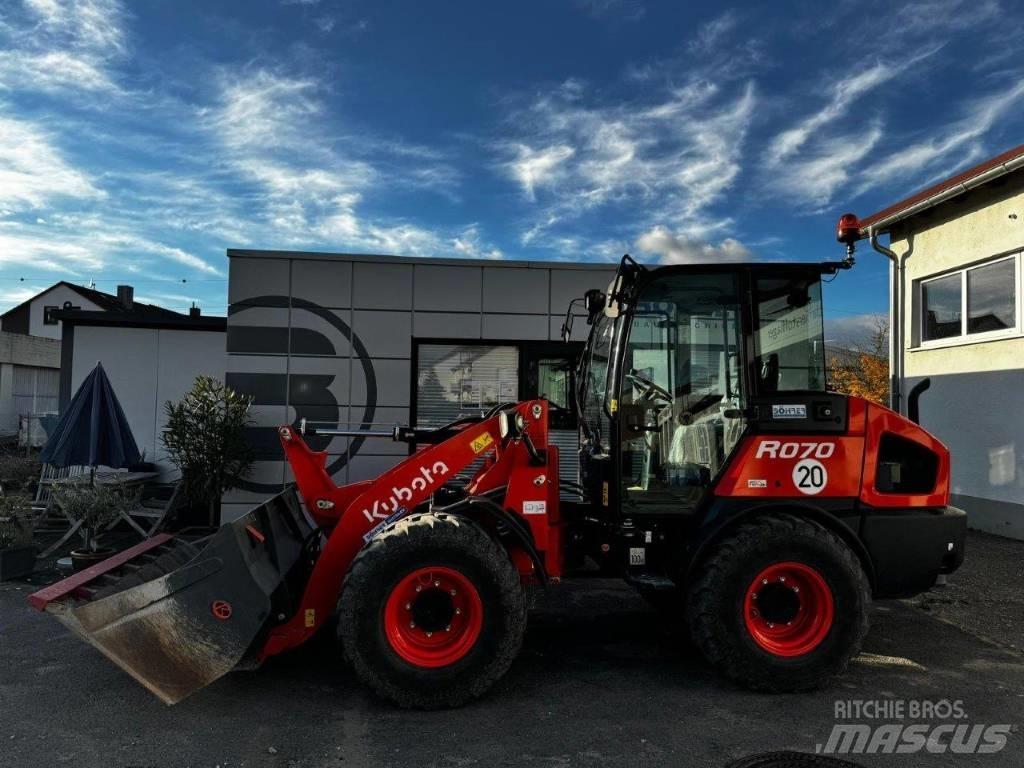 Kubota R 070 لوادر بعجل