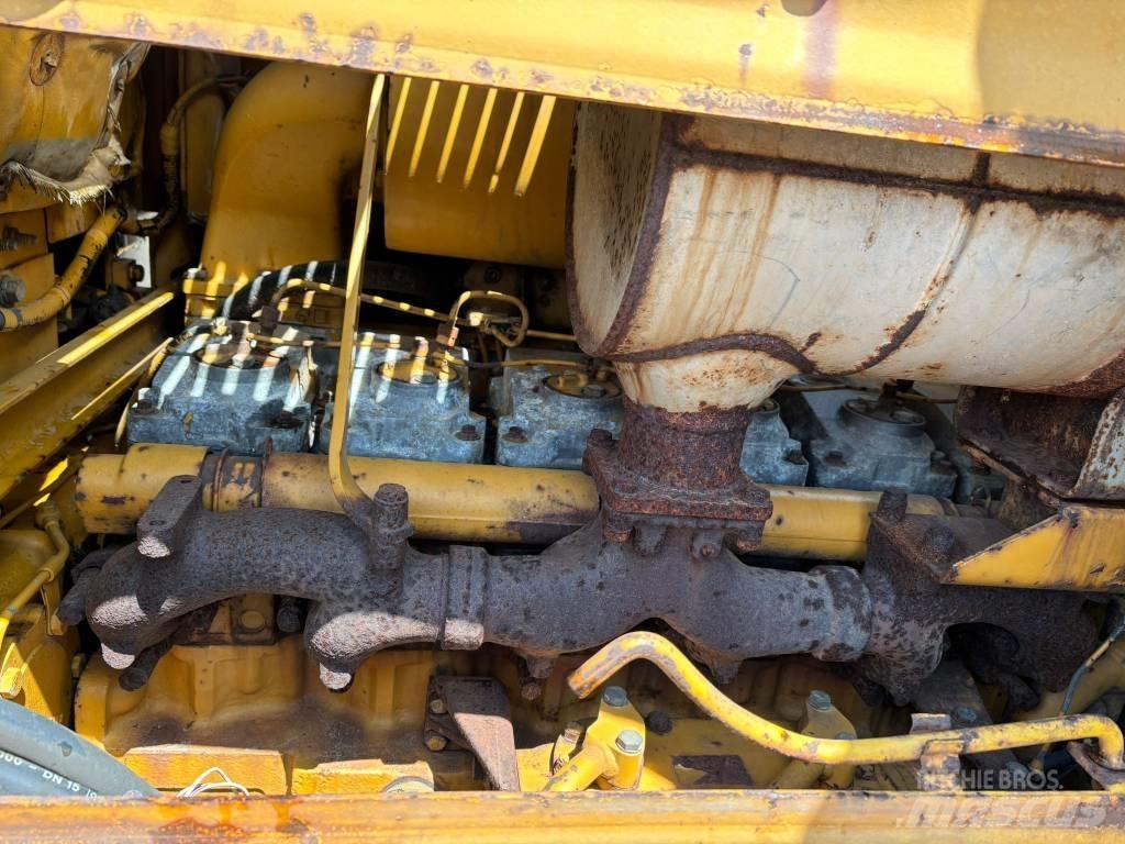 CAT D65PX-8 بلدوزرات مجنزرة