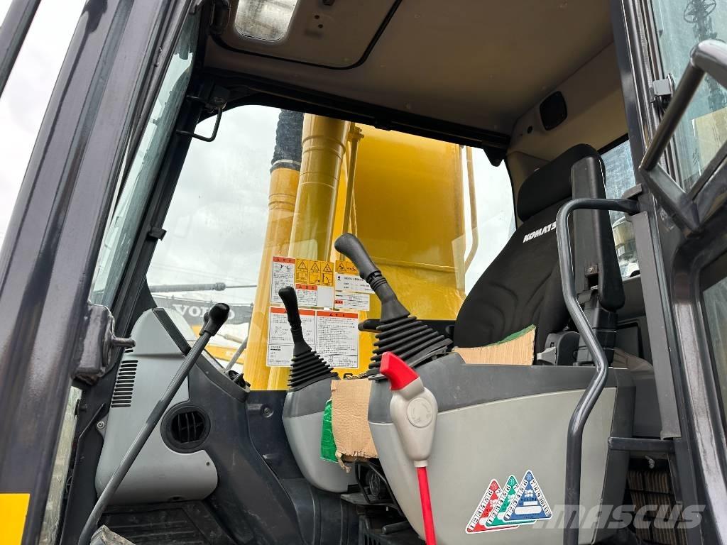 Komatsu PC 220-8M حفارات زحافة