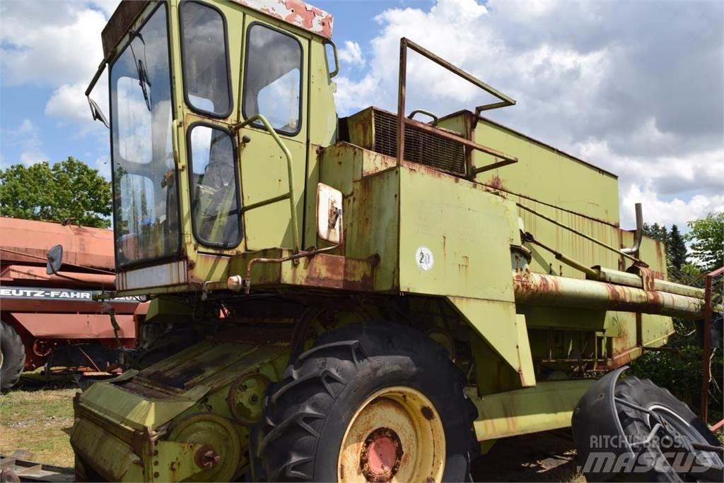 CLAAS Dominator 80 حصادات