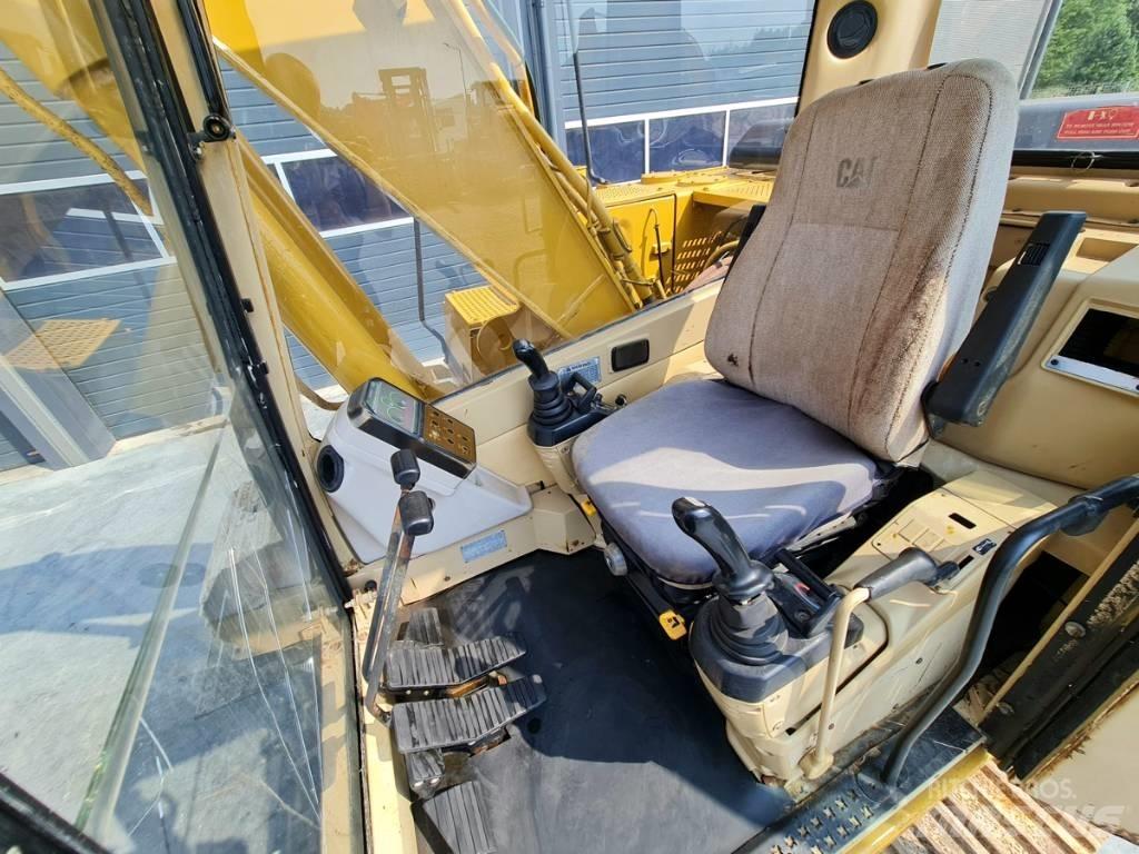 CAT 317 B L حفارات زحافة