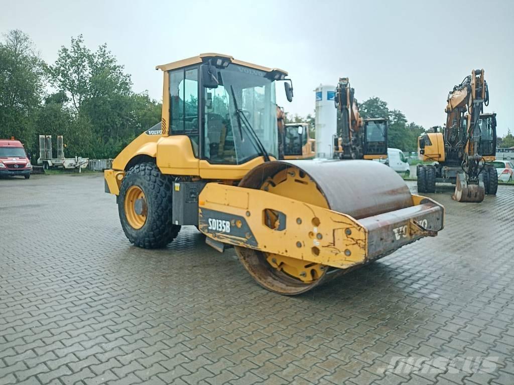 Volvo SD 135 B مداحل أحادية الأسطوانة