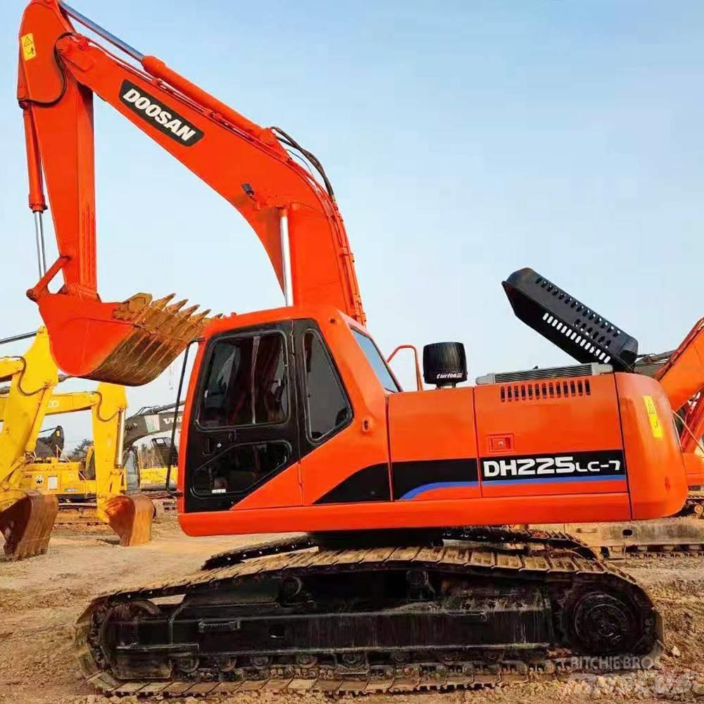 Doosan DH 225 LC-7 حفارات زحافة