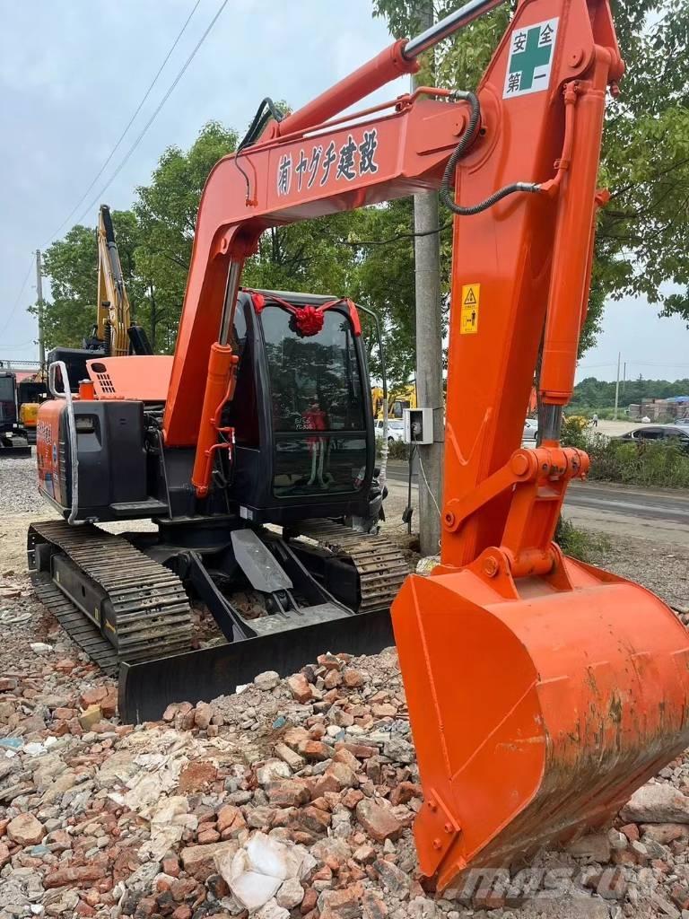 Hitachi ZX70 حفارات وسط 7 طن - 12 طن