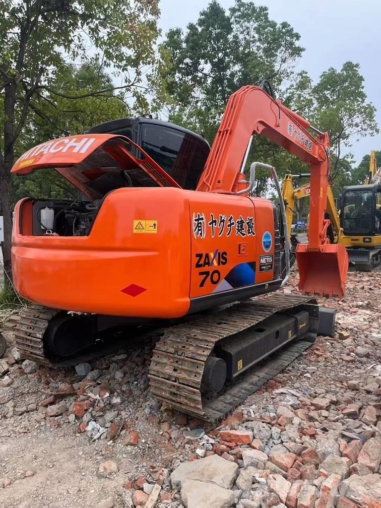 Hitachi ZX70 حفارات وسط 7 طن - 12 طن